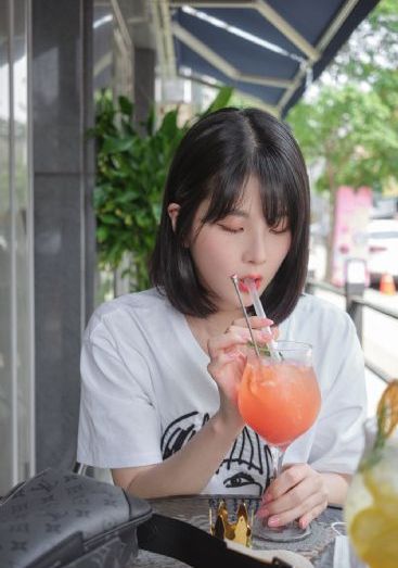 偶像的穴