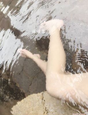 年轻的母亲的