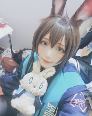 美女光屁屁无遮